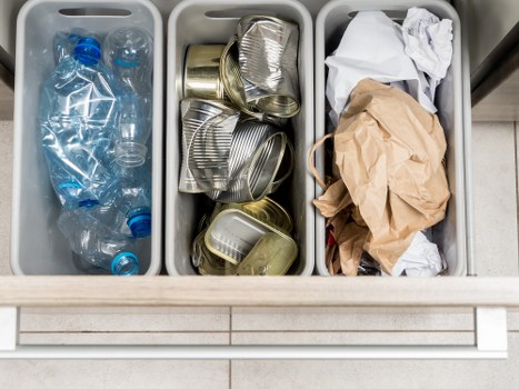 Efficient waste clearance process on a building site